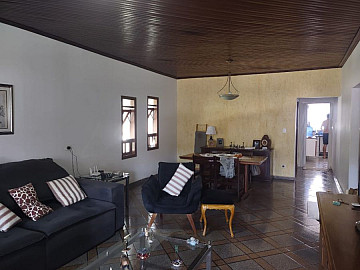 Casa � Venda no centro de Cabre�va l 3 dorms e Ed�cula